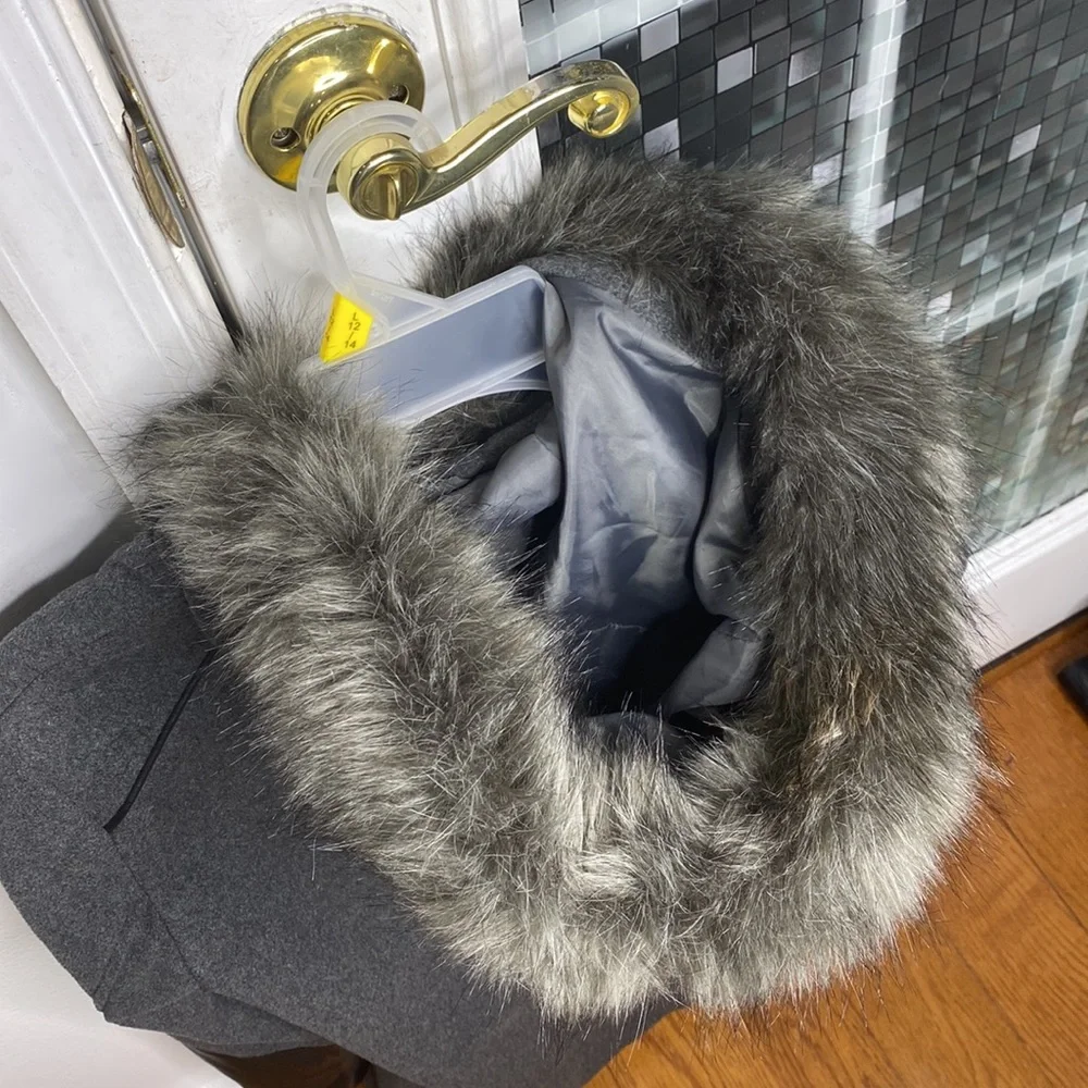 💕 Atmosphere gray black wool blend coat sz 6 with faux fur trim 💕